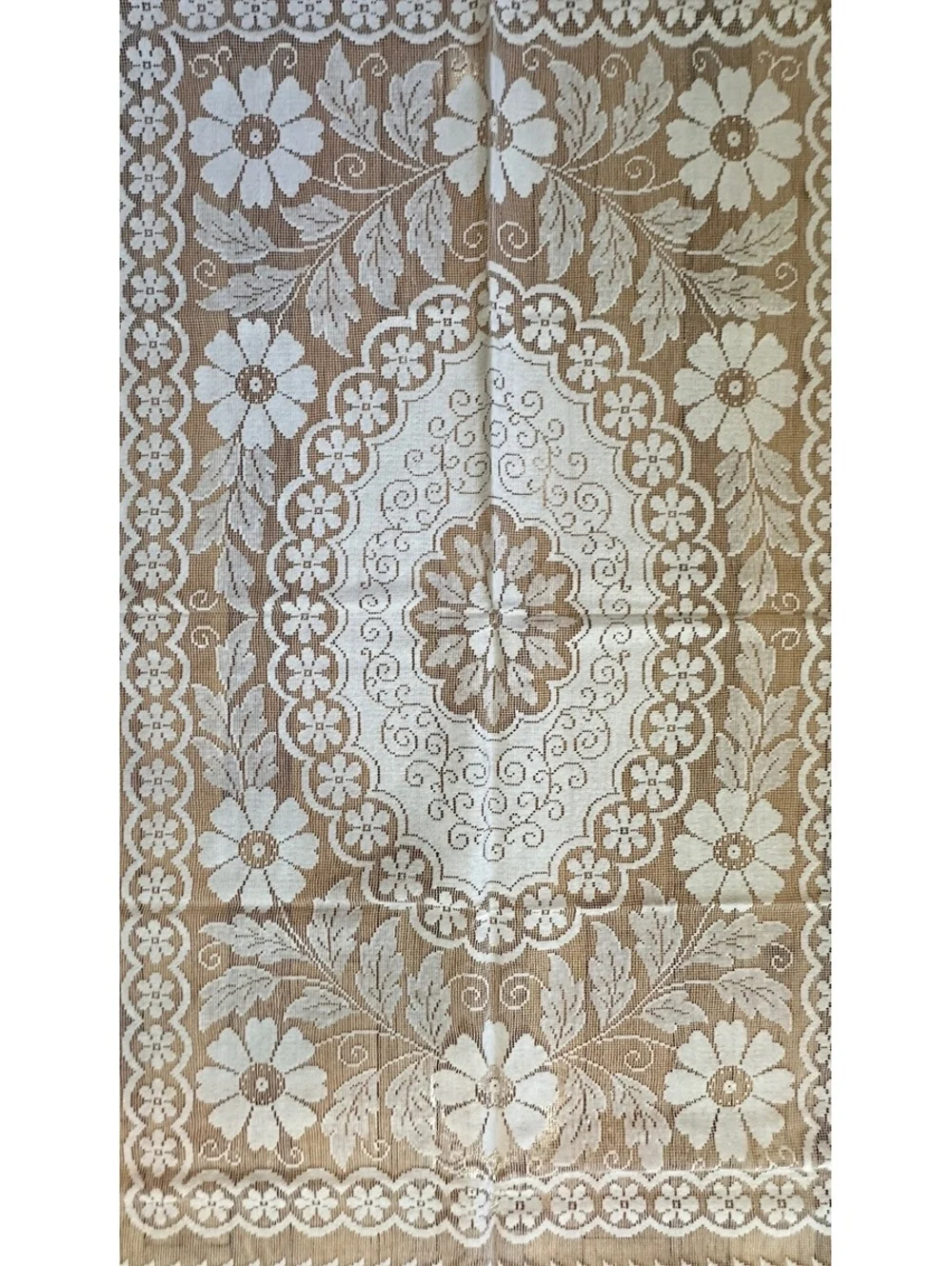 New VTG MCM Floral Lace Tablecloth Daisies Vines Heirloom Cottagecore 70x87 Box
